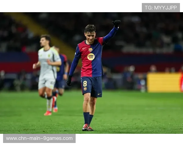 巴萨中前场连续渗透，佩德里直塞穿透三人防守